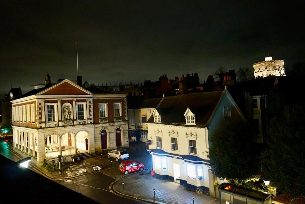 Epic Location, Views & Large Private Terrace Windsor Exterior foto