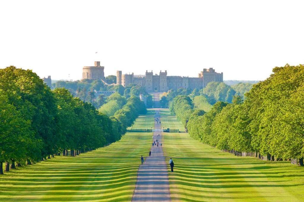 Epic Location, Views & Large Private Terrace Windsor Exterior foto