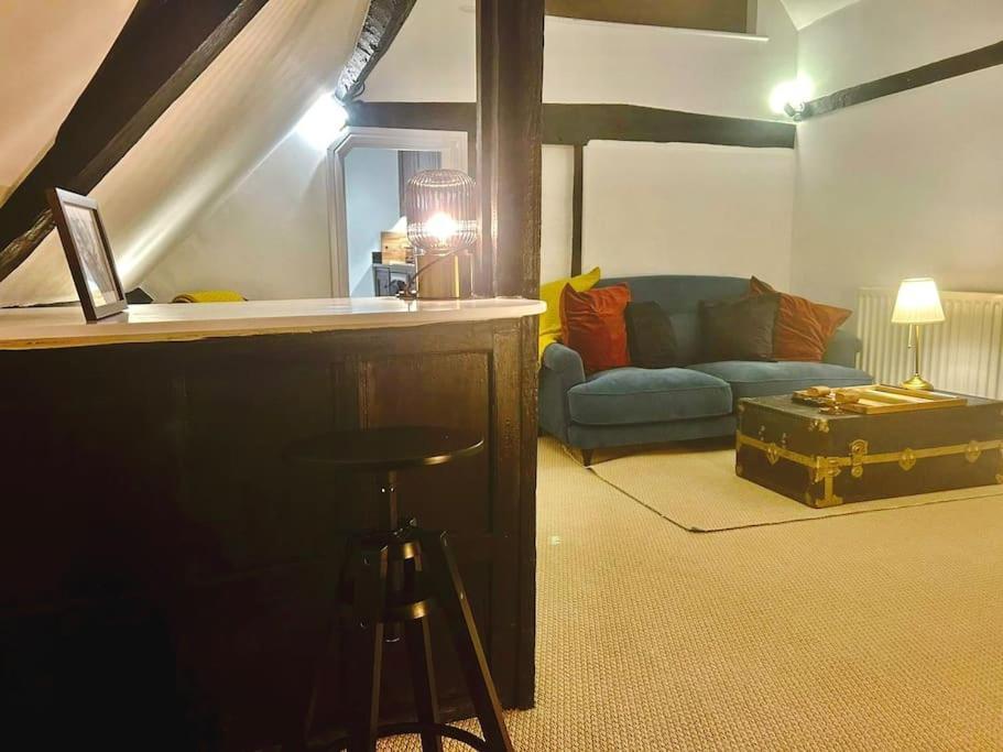 Epic Location, Views & Large Private Terrace Windsor Exterior foto