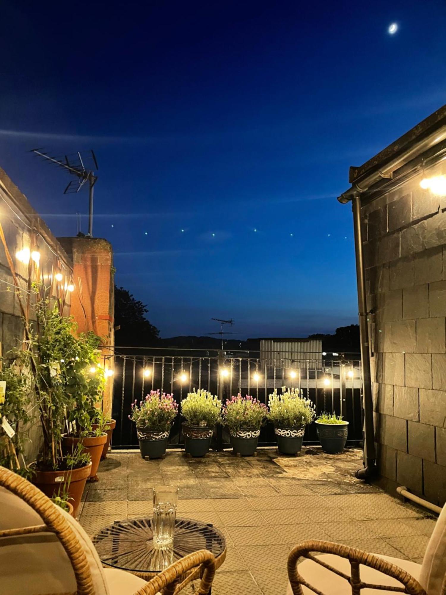 Epic Location, Views & Large Private Terrace Windsor Exterior foto